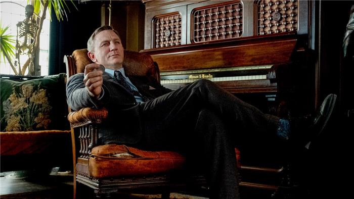 Daniel Craig compartilha sua emoção por 'Knives Out 2'