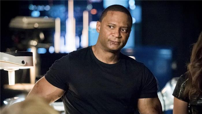 Arrowverse David Ramsey wird als John Diggle in 'Batwoman' zurückkehren und eine Episode von 'Superman & Lois' leiten