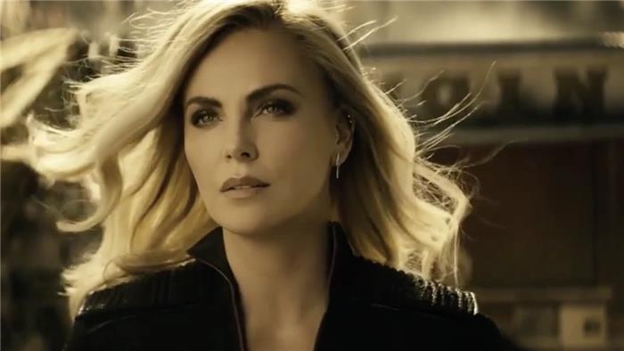 Quien interpreta a Stormfront en la película Boys Dawn of the Seven? ¿Es Charlize Theron??