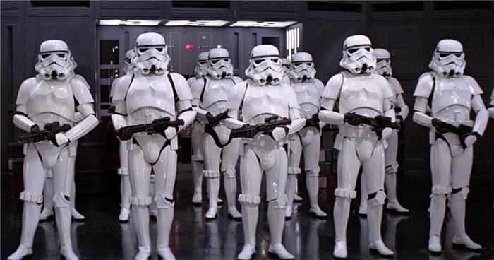 São tropas e stormtroopers clone?