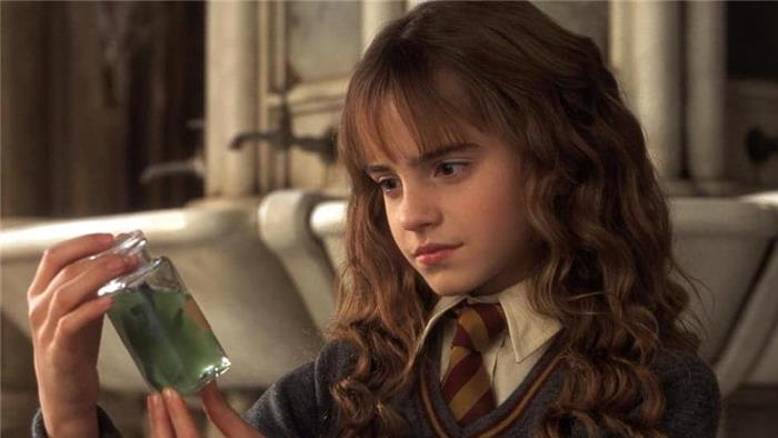 In che modo Hermione Granger ha scoperto che era una strega nei libri e nei film?