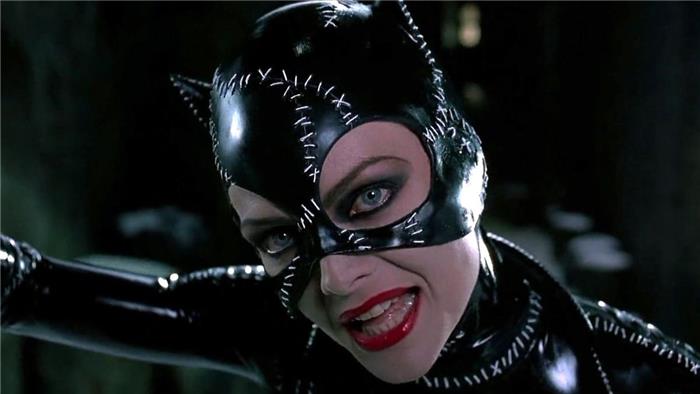 Catwoman siterer Selina Kyle's Topp 10 mest ikoniske linjer