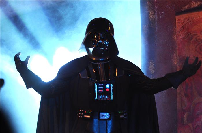 Como Darth Vader poderia parar a nave espacial?