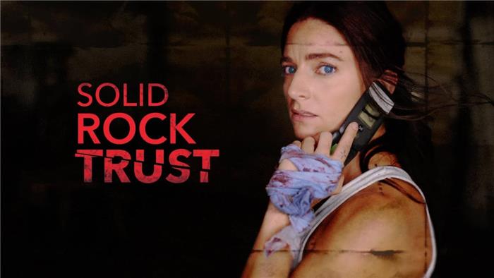 La recensione di Solid Rock Trust Koko Marshall esegue una rapina di una donna